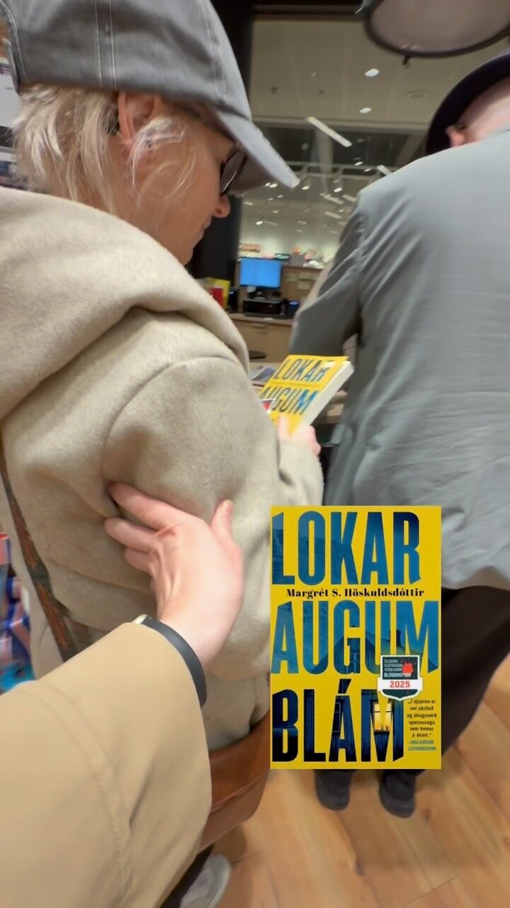 Njótið sumarsins og lesið sem flestar bækur 🤓🥰#rithöfundalífið #bookstagram #authorlife #bækurerubestar #bókagramm