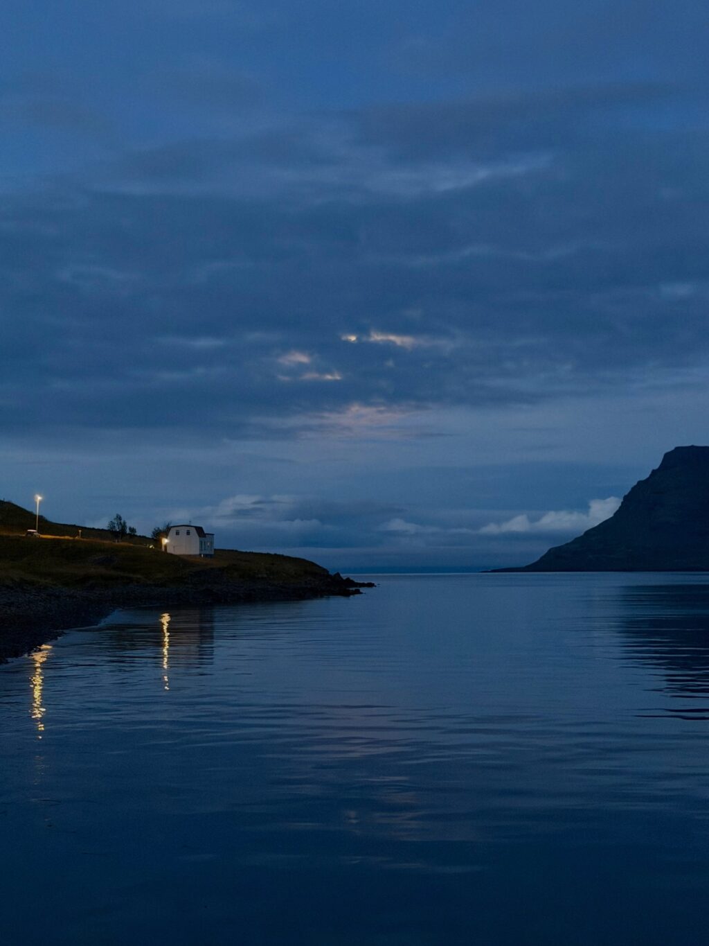 Vikuferð í Mjóafjörð í frábærum félagsskap þar sem við nærðum andann, borðuðum góðan mat, nutum fallegrar náttúru og huguðum að næstu bókum. Jú og svo vorum við með upplestur í Sólbrekku eftir messu og messukaffi í Mjóafjarðarkirkju. Þar lásum við upp úr bókunum okkar sem fara að detta í hillurnar hvað úr hverju 🤓 

Mæli með að þið fylgist með skáldkonunum @asamarinwriter og @bennyisleifs 💕