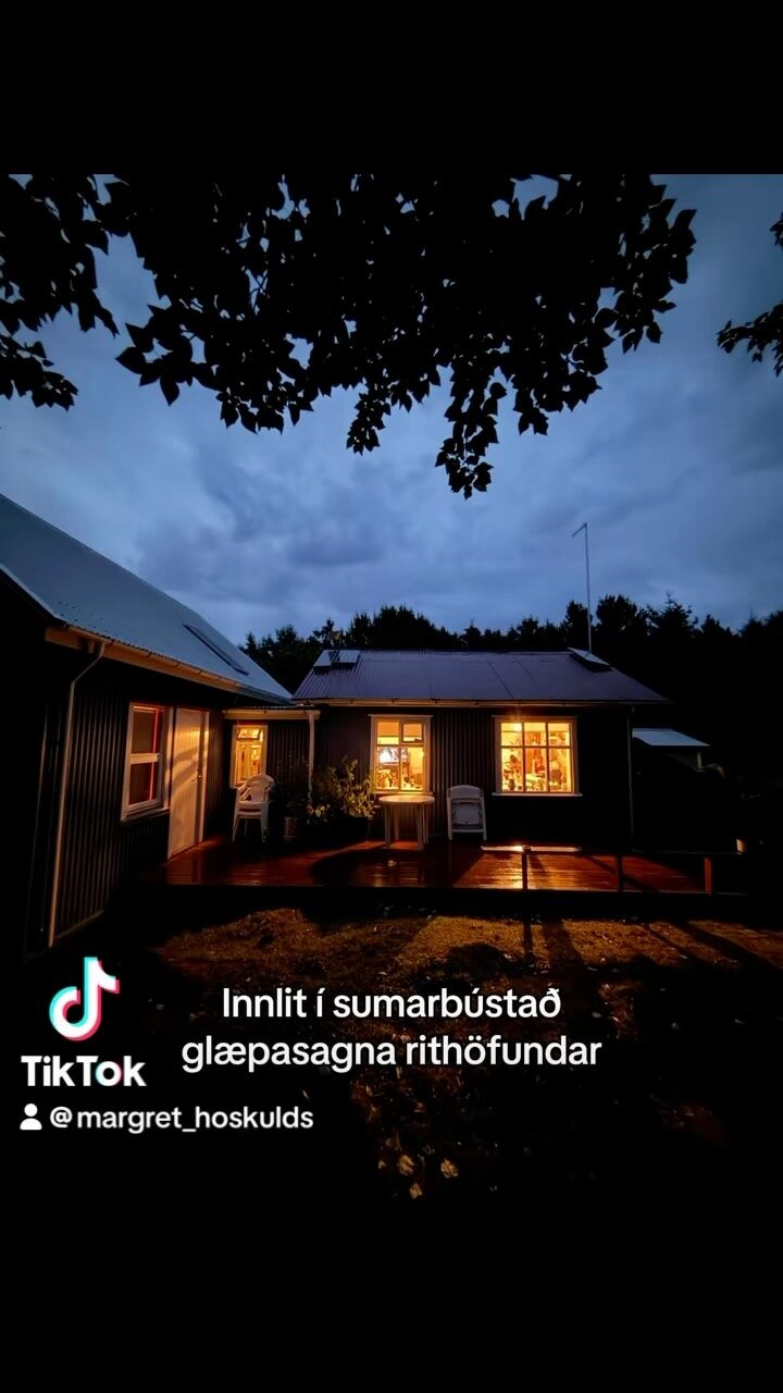 Það er ýmislegt brasað í Gröfinni 😏 verið velkomin, don’t be shy 🤪

Þarna eyði ég miklum tíma á sumrin og fæ mínar bestu hugmyndir. Og ég lofa að enginn var skaðaður við gerð þessa myndbands 😉

#bookstagram 
#rithöfundalífið 
#authorlife 
#bækurerubestar 
#bókagramm