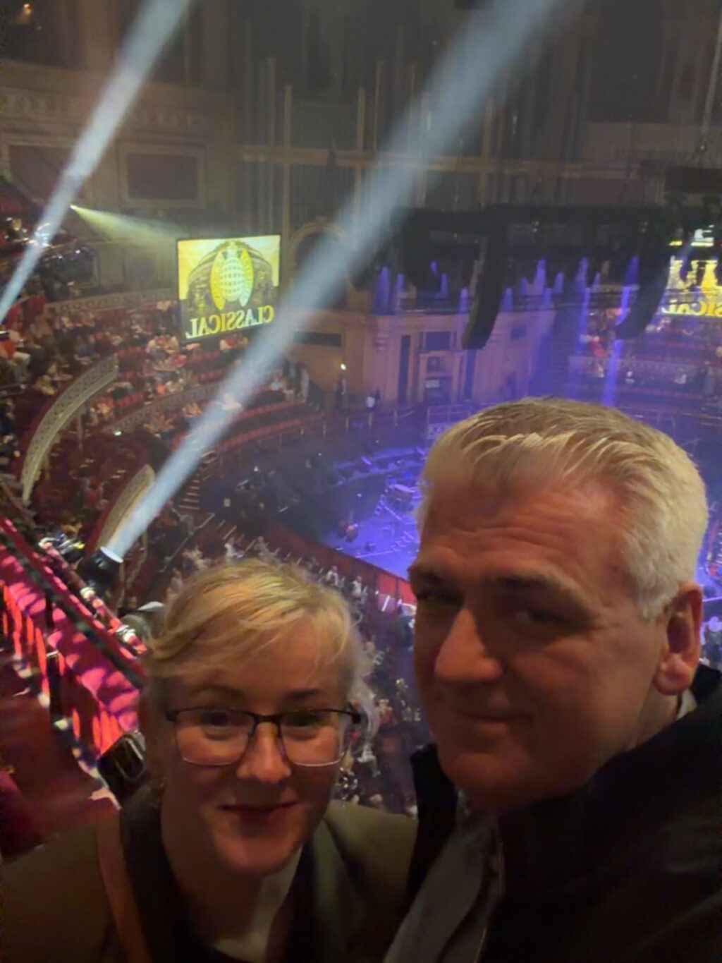 Helgarferð til London sem var plönuð með árs fyrirvara- mjög ólíkt okkur en tilefnið var að fara í Royal Albert Hall að sjá Ministry of Sound og London Concert Orchestra. Geggjað kvöld - mæli með! 

Annars bara næsheit, London alltaf fín; röltum um, borðuðum góðan mat, fengum okkur afternoon te á Candella, klöppuðum trjám (ég) kíktum í búðir … aðallega bókabúðir. Og rúsínan í pylsuendanum var dagsferð til Oxford 🇬🇧📚🌳

@addinnsig
