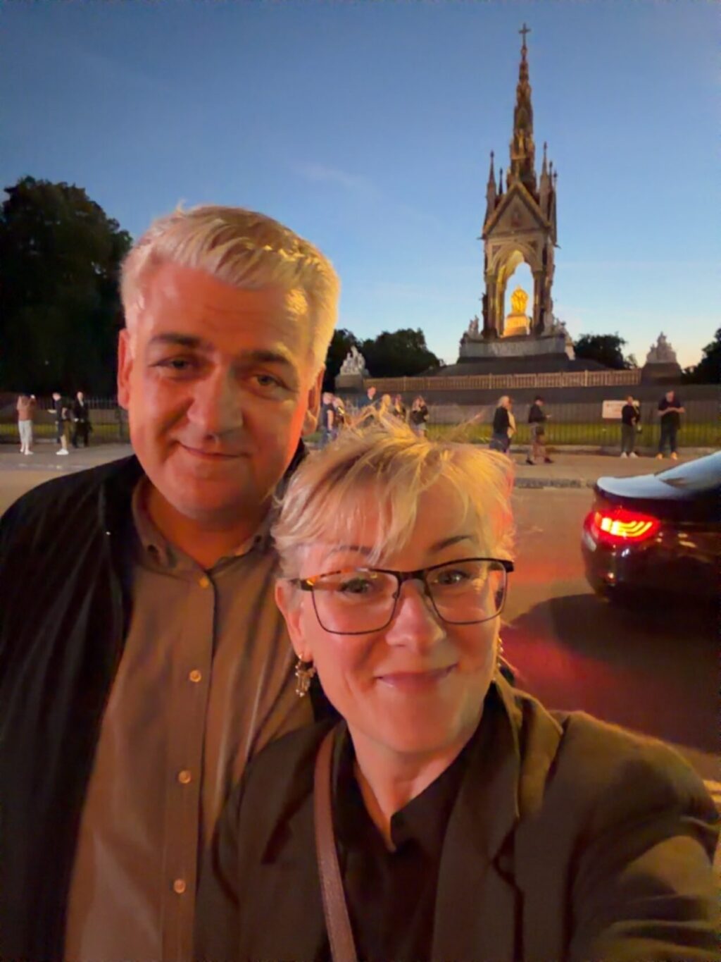 Helgarferð til London sem var plönuð með árs fyrirvara- mjög ólíkt okkur en tilefnið var að fara í Royal Albert Hall að sjá Ministry of Sound og London Concert Orchestra. Geggjað kvöld - mæli með! 

Annars bara næsheit, London alltaf fín; röltum um, borðuðum góðan mat, fengum okkur afternoon te á Candella, klöppuðum trjám (ég) kíktum í búðir … aðallega bókabúðir. Og rúsínan í pylsuendanum var dagsferð til Oxford 🇬🇧📚🌳

@addinnsig