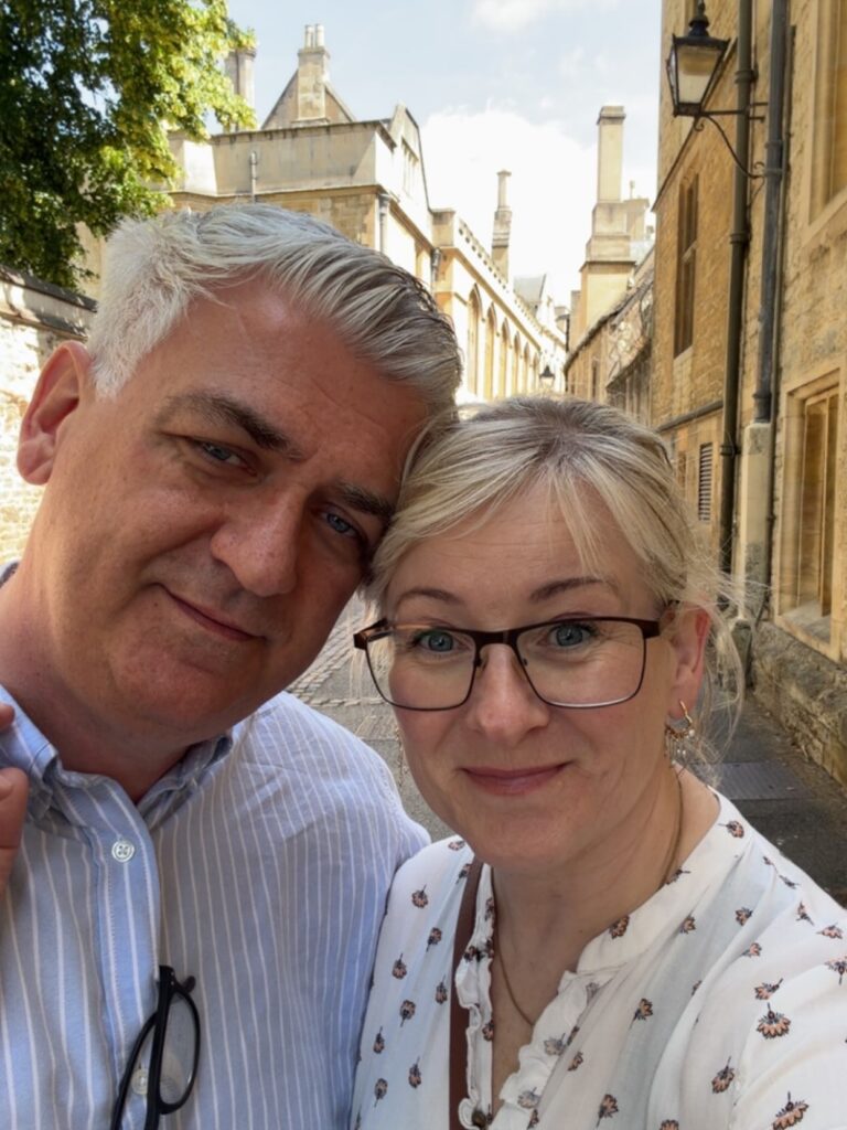 Oxford á skilið smá myndaspamm 🥰 fórum í dagsferð til Oxford frá London. Oxford heillaði okkur enda margt að sjá og gera. Mæli með dagsferð þangað, tekur ekki nema rétt um klukkutíma frá Paddington lestarstöðinni.