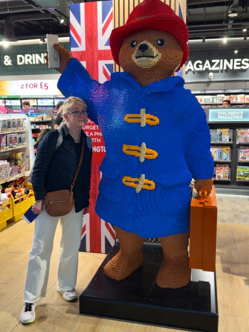 Helgarferð til London sem var plönuð með árs fyrirvara- mjög ólíkt okkur en tilefnið var að fara í Royal Albert Hall að sjá Ministry of Sound og London Concert Orchestra. Geggjað kvöld - mæli með! 

Annars bara næsheit, London alltaf fín; röltum um, borðuðum góðan mat, fengum okkur afternoon te á Candella, klöppuðum trjám (ég) kíktum í búðir … aðallega bókabúðir. Og rúsínan í pylsuendanum var dagsferð til Oxford 🇬🇧📚🌳

@addinnsig
