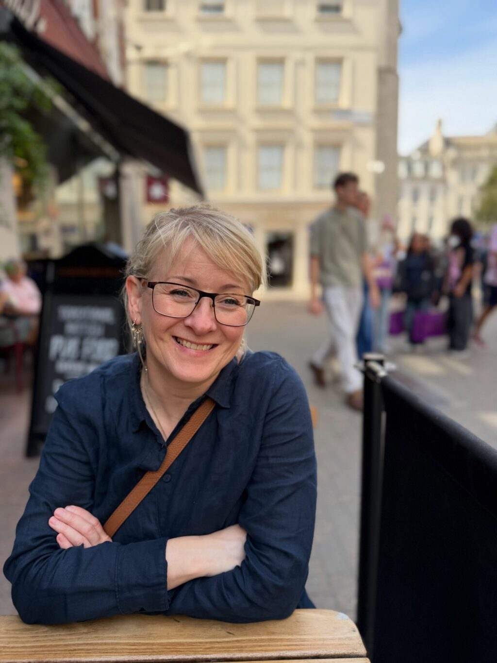 Helgarferð til London sem var plönuð með árs fyrirvara- mjög ólíkt okkur en tilefnið var að fara í Royal Albert Hall að sjá Ministry of Sound og London Concert Orchestra. Geggjað kvöld - mæli með! 

Annars bara næsheit, London alltaf fín; röltum um, borðuðum góðan mat, fengum okkur afternoon te á Candella, klöppuðum trjám (ég) kíktum í búðir … aðallega bókabúðir. Og rúsínan í pylsuendanum var dagsferð til Oxford 🇬🇧📚🌳

@addinnsig