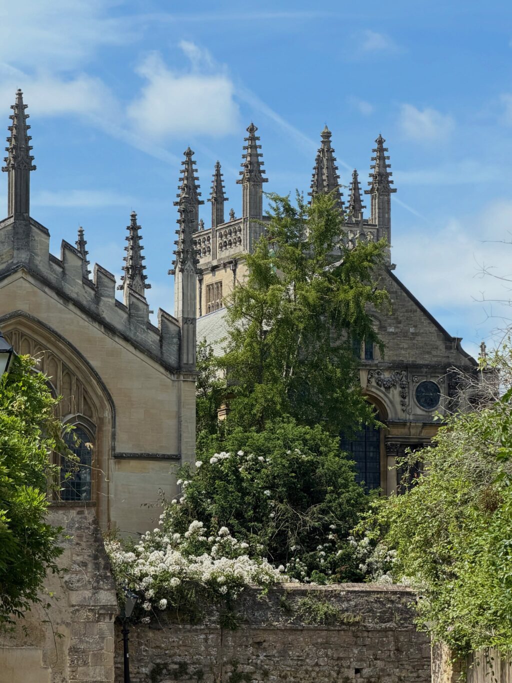 Oxford á skilið smá myndaspamm 🥰 fórum í dagsferð til Oxford frá London. Oxford heillaði okkur enda margt að sjá og gera. Mæli með dagsferð þangað, tekur ekki nema rétt um klukkutíma frá Paddington lestarstöðinni.